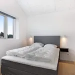 Home, 950m From Sea 度假居
